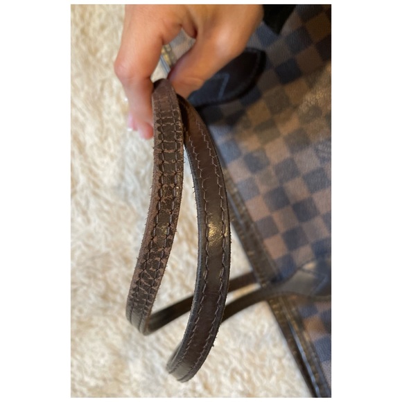 Louis Vuitton Neverfull MM - Picture 6 of 11